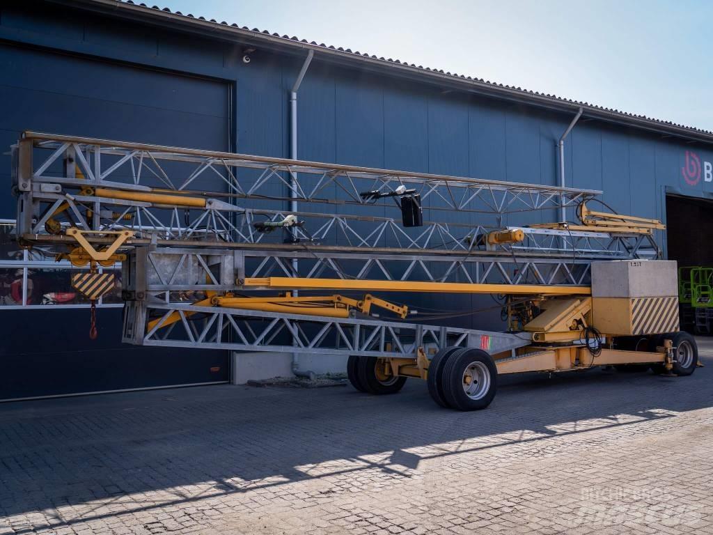 Potain GMH 519 Self erecting cranes