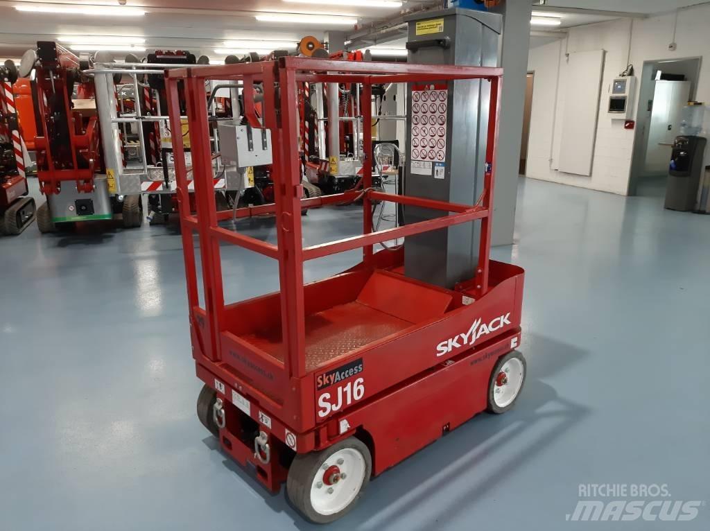 SkyJack SJ 16 Vertical mast lifts