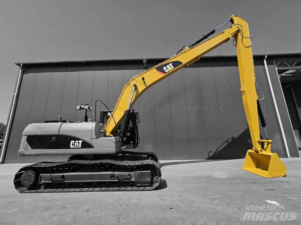 CAT 323 NG 18m Set Backhoes