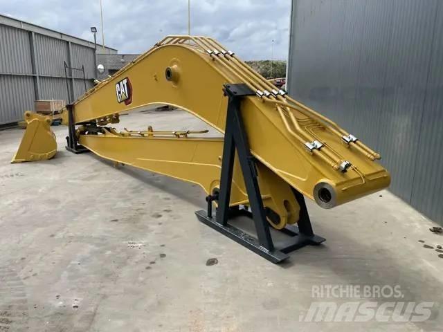 CAT 323 NG 18m Set Backhoes