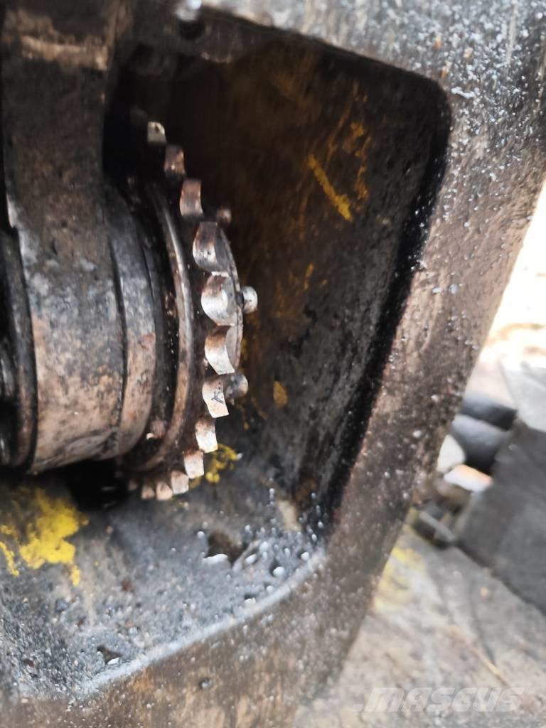 John Deere 770 Harvesters