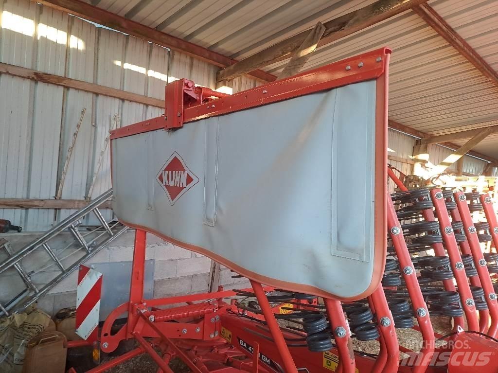 Kuhn GA4321 Windrowers