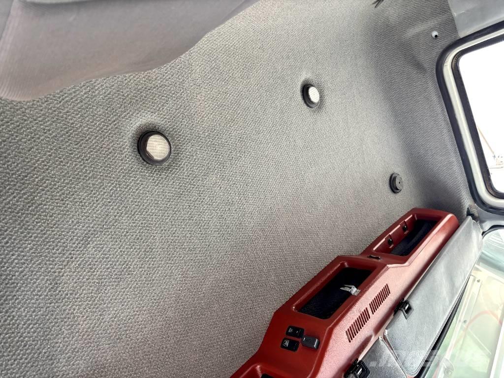 Mack CHU 613 Recovery vehicles