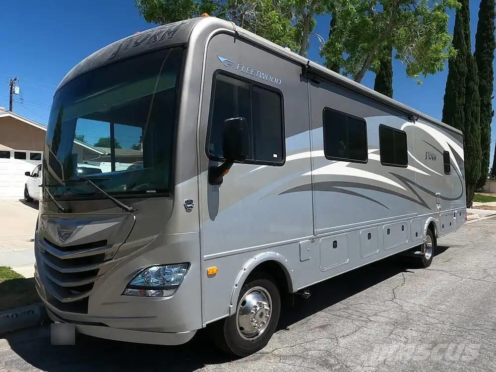 Fleetwood Storm 32V Construction - Others