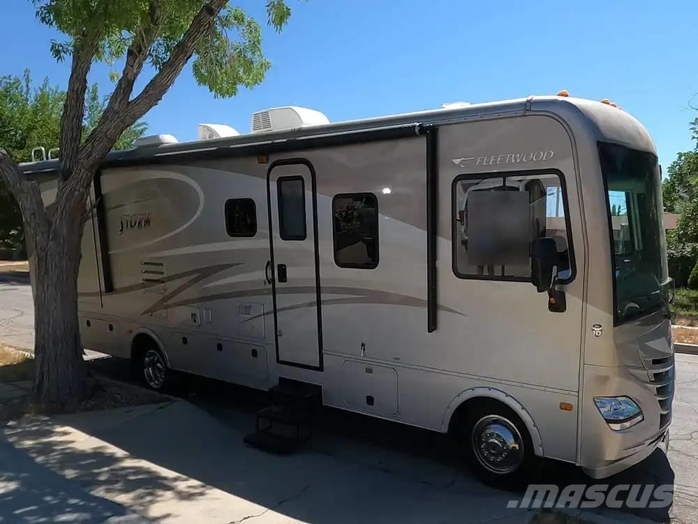 Fleetwood Storm 32V Construction - Others