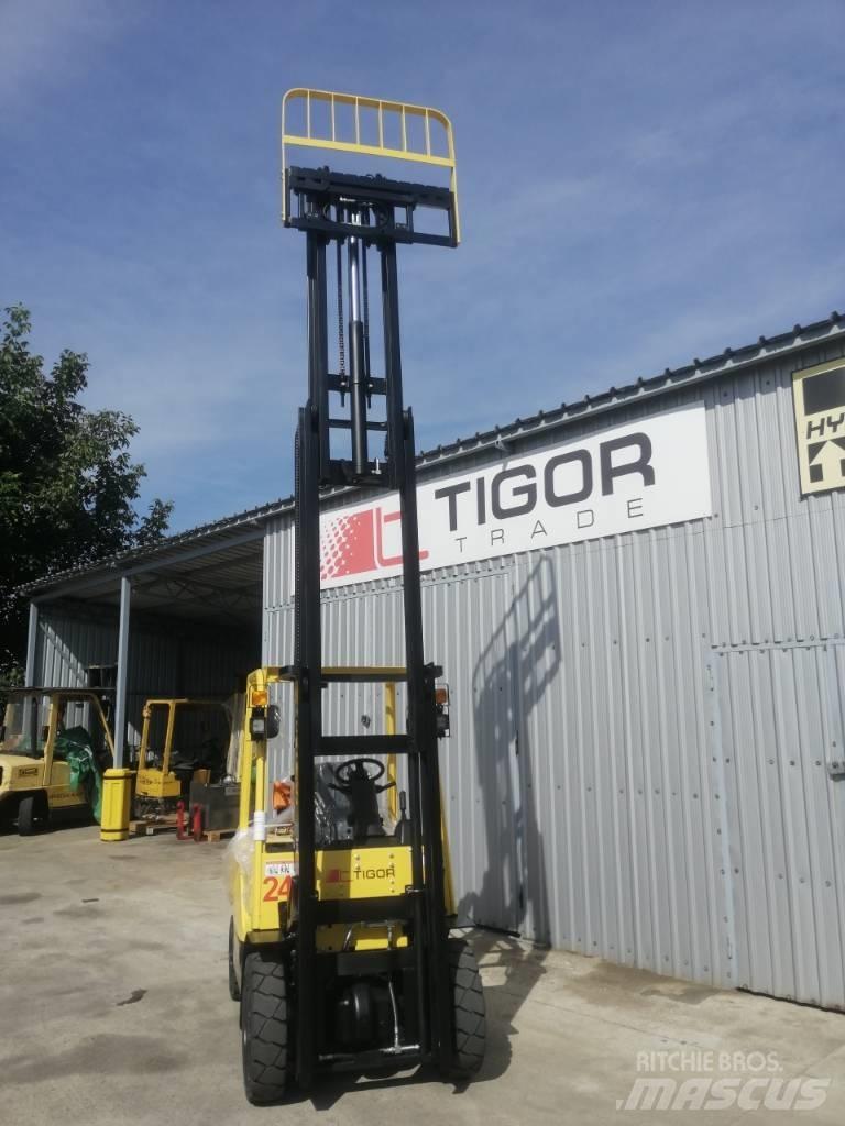 Hyster H2.5UT LPG trucks