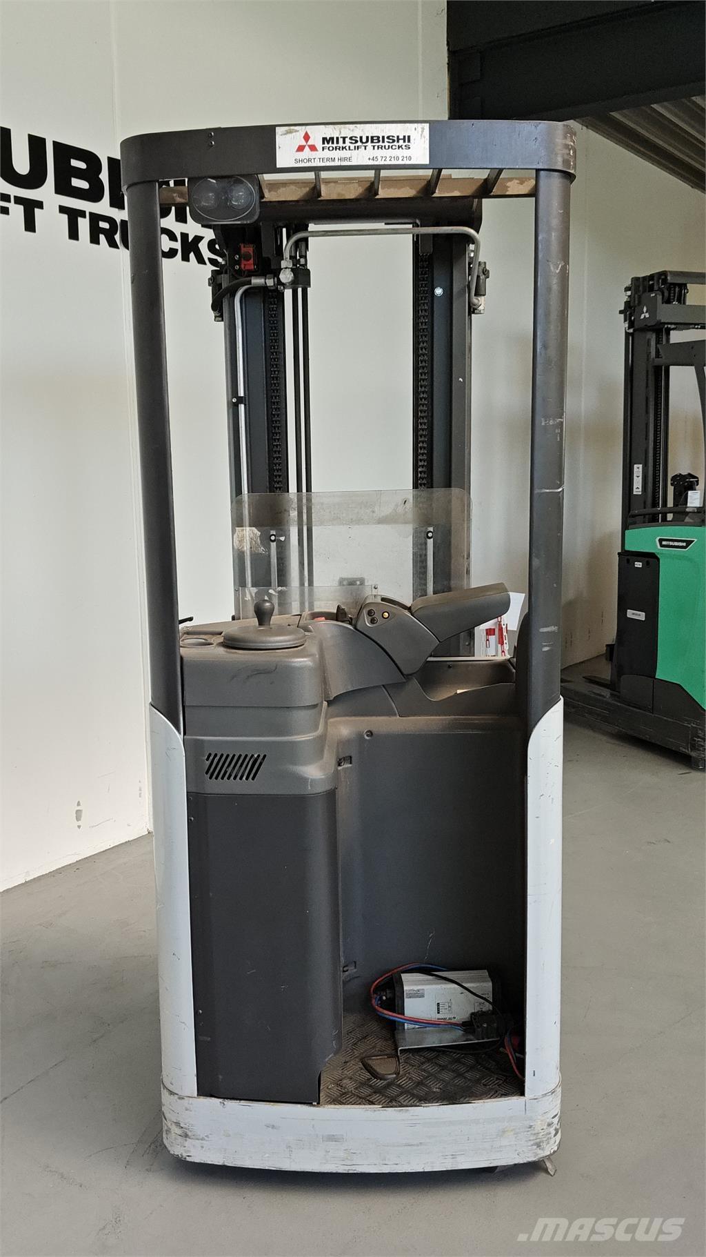 Atlet AJN160 Self propelled stackers