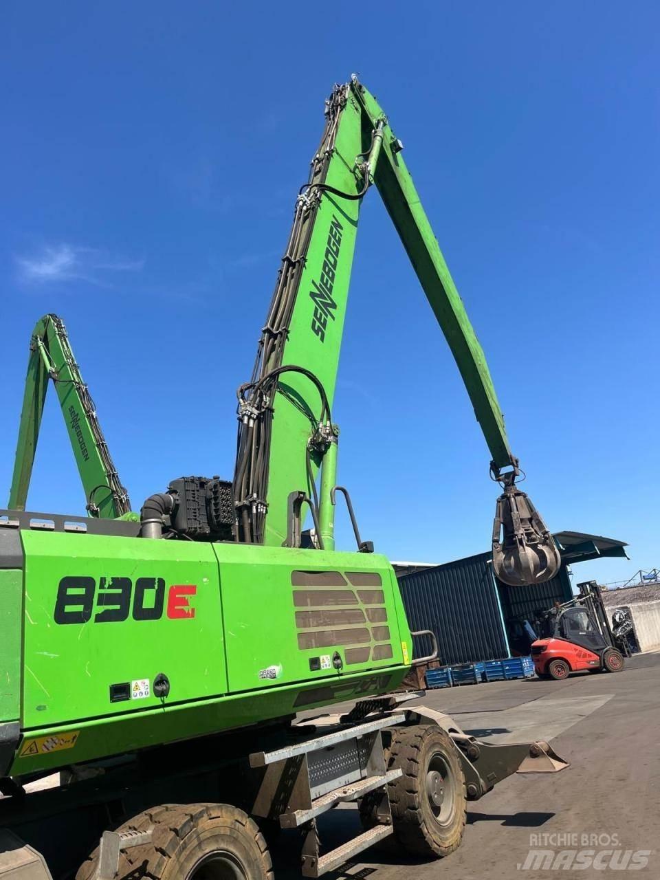 Sennebogen 830E Wheeled excavators