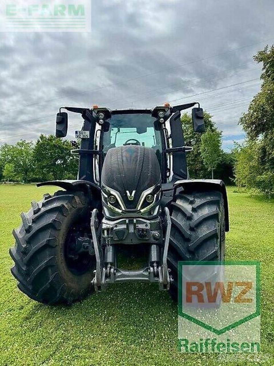 Valtra q305 Tractors