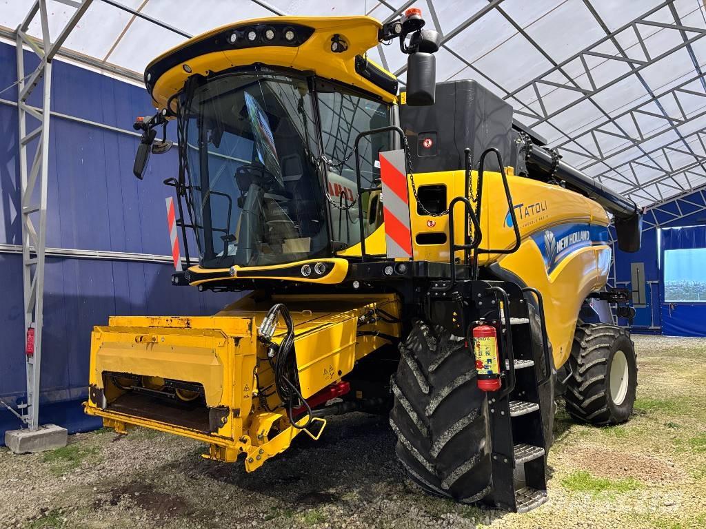 New Holland CX 8.90 Combine harvesters
