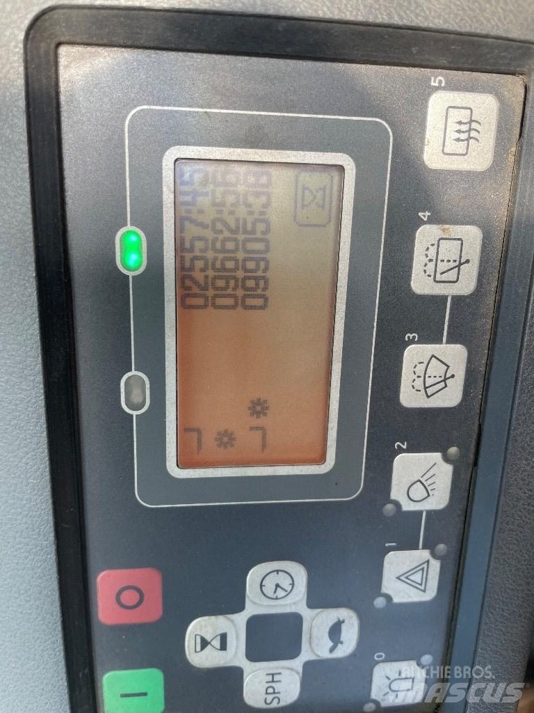 Toyota 8FBMT30 Electric forklift trucks