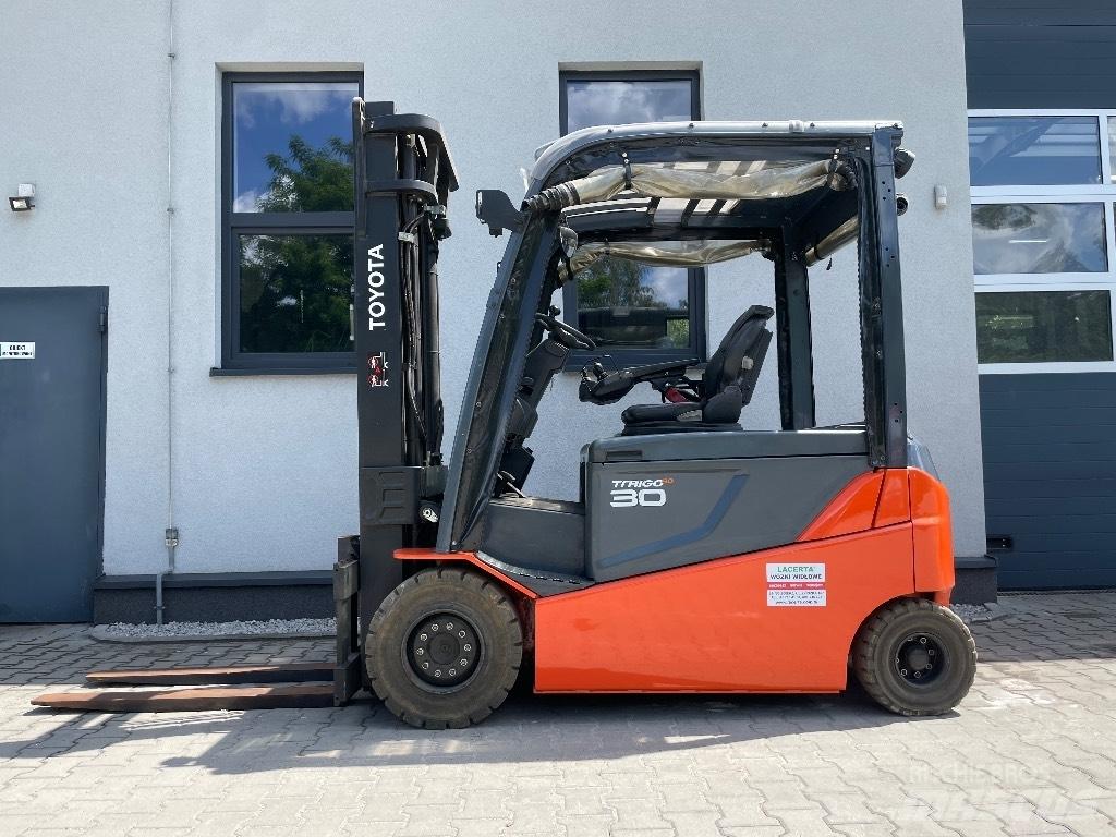 Toyota 8FBMT30 Electric forklift trucks
