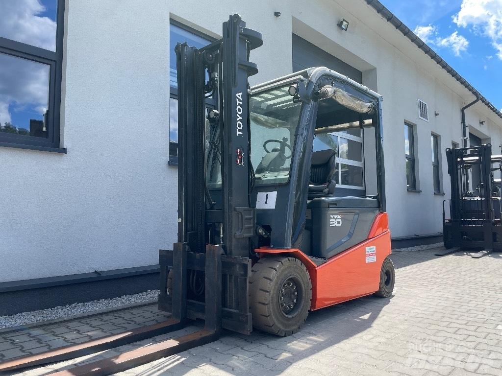 Toyota 8FBMT30 Electric forklift trucks