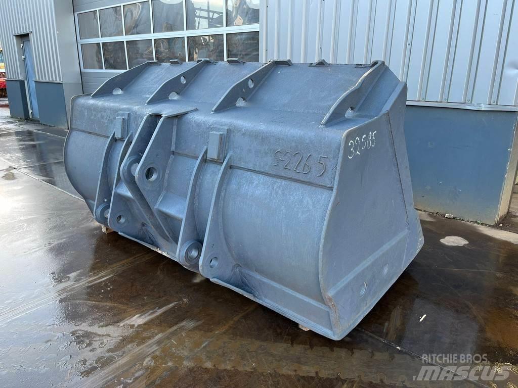 CAT Bucket 950 Buckets