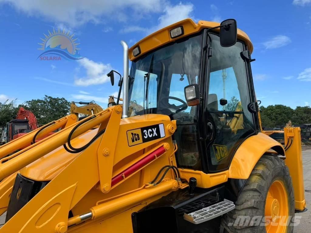 JCB 3 CX Backhoe loaders