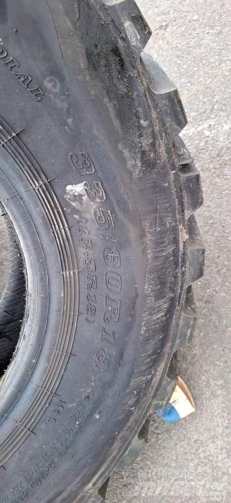 Dunlop 335/80R18 Tyres, wheels and rims