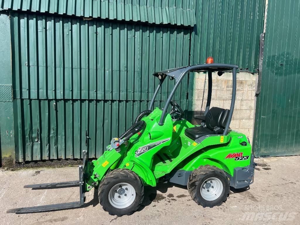 Avant 523 Mini loaders