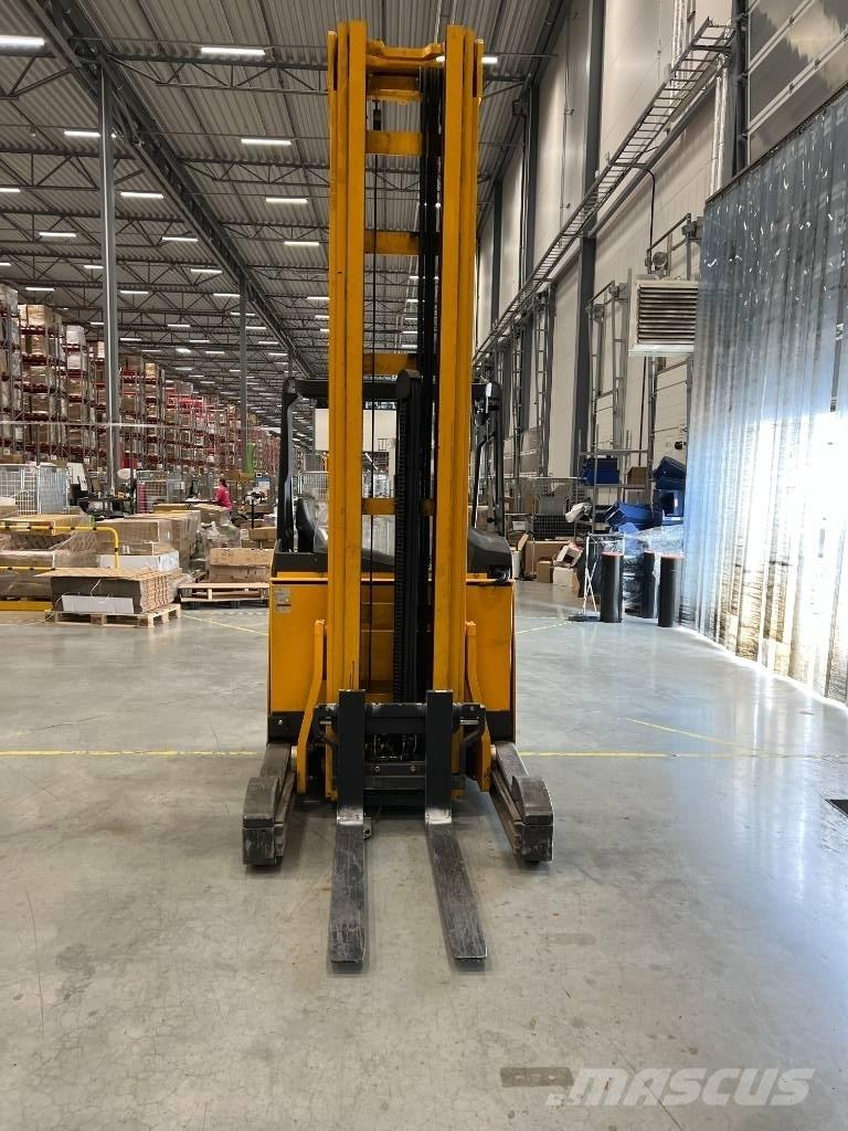 Jungheinrich ETV 214 Reach trucks