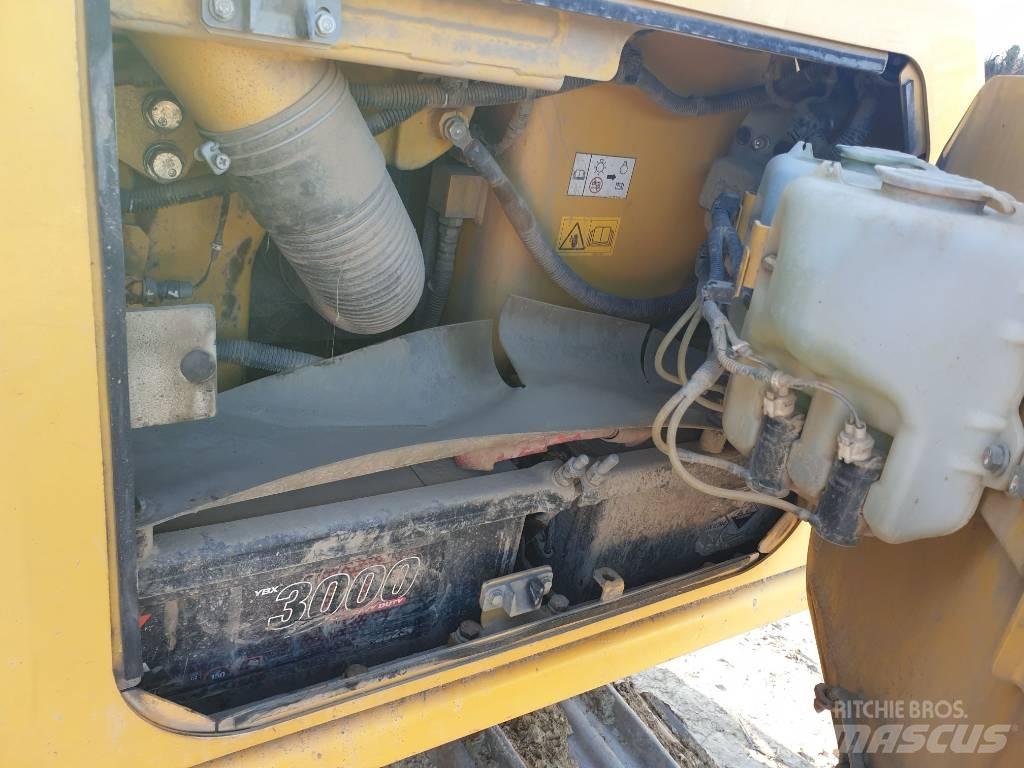 Komatsu D65PXi-18 Crawler dozers