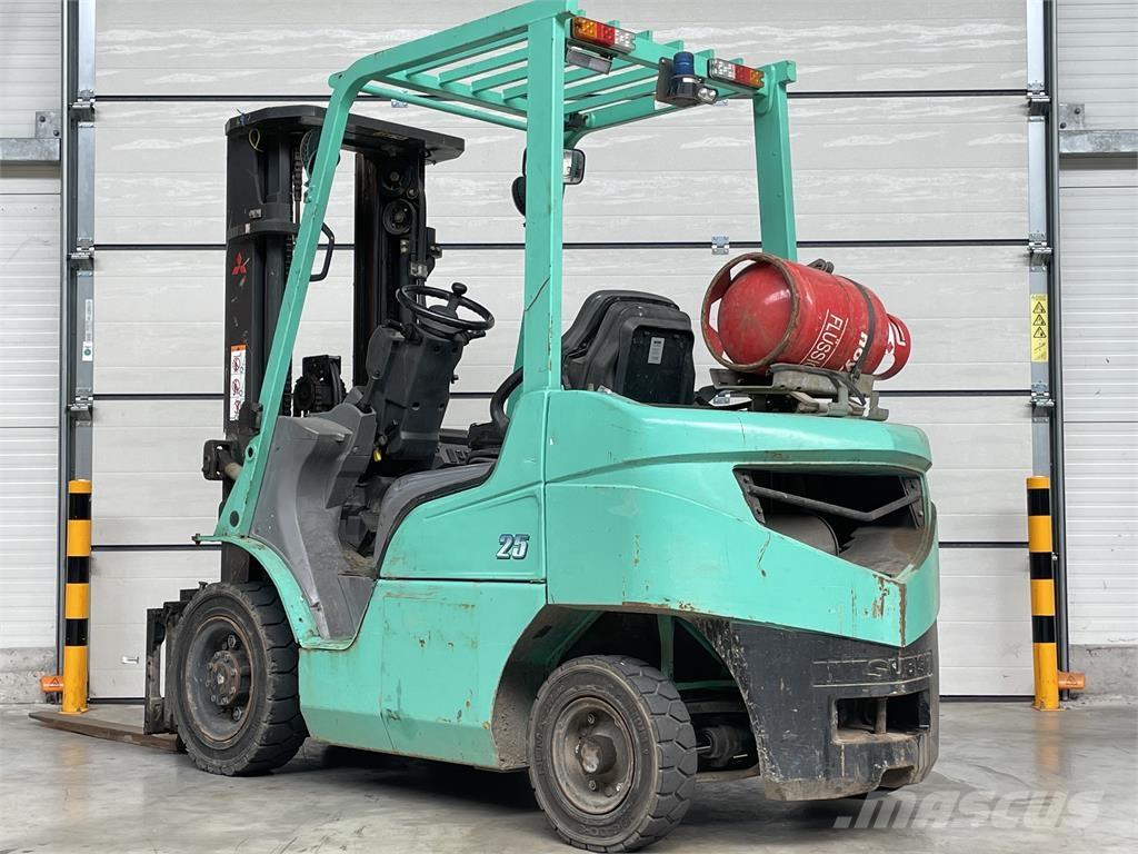Mitsubishi FG25T LPG trucks