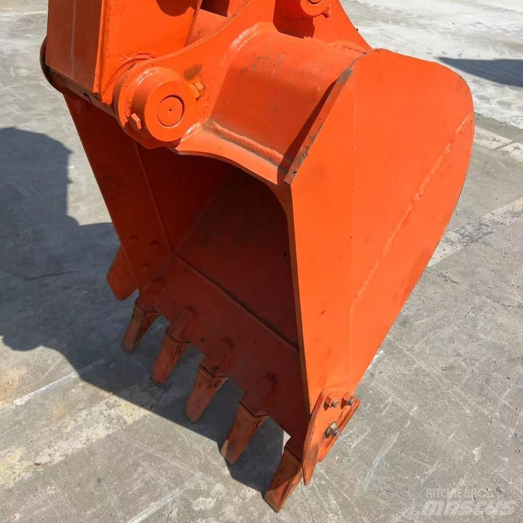 Hitachi ZX 70-5 Midi excavators  7t - 12t