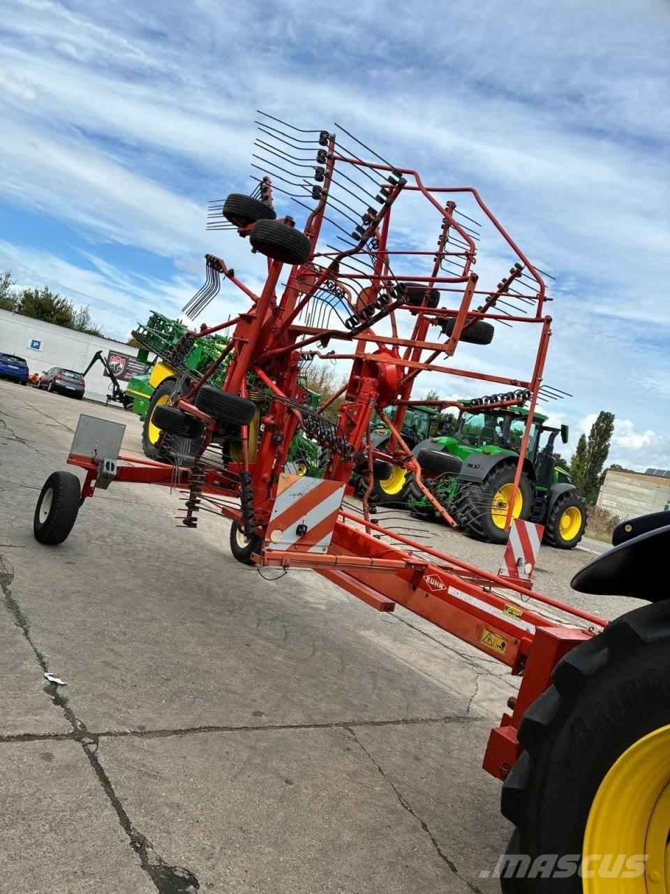 Kuhn GA 7301 Windrowers