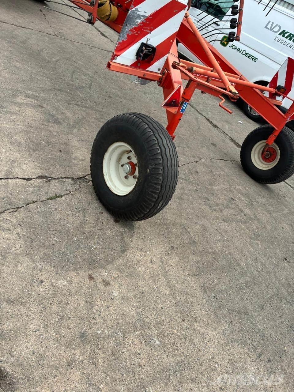 Kuhn GA 7301 Windrowers