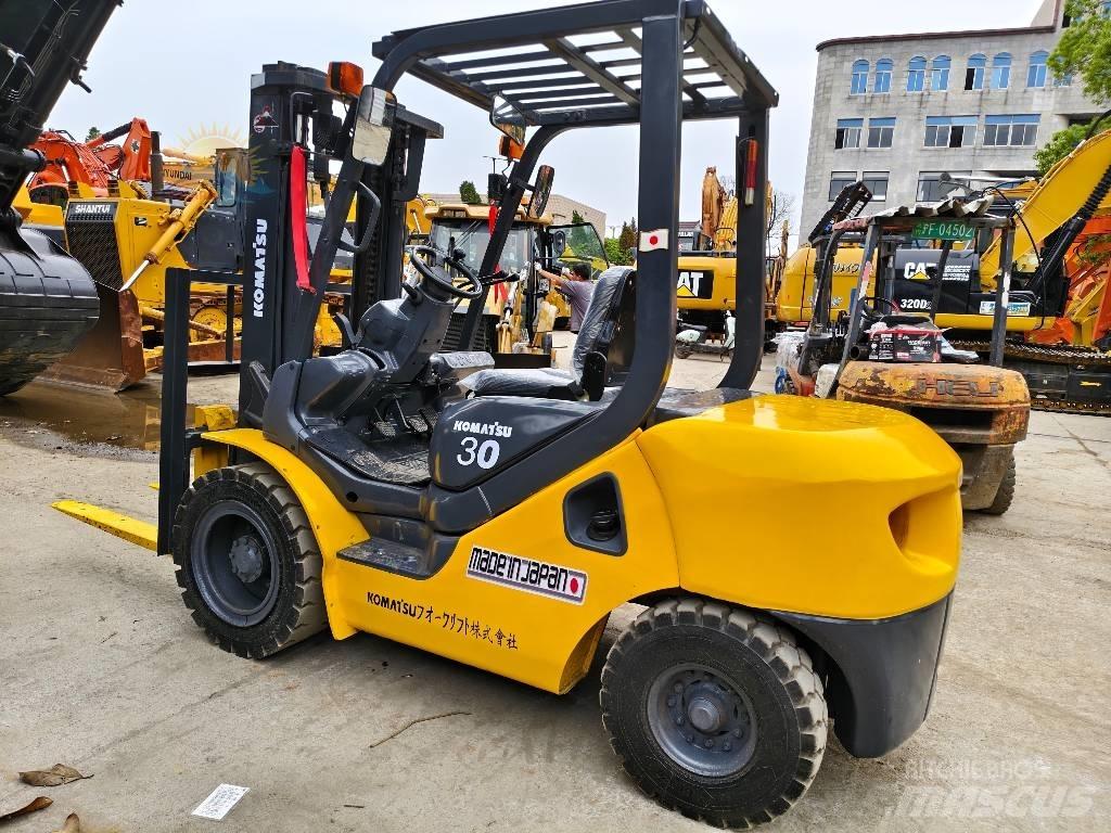 Komatsu FD30 Diesel trucks
