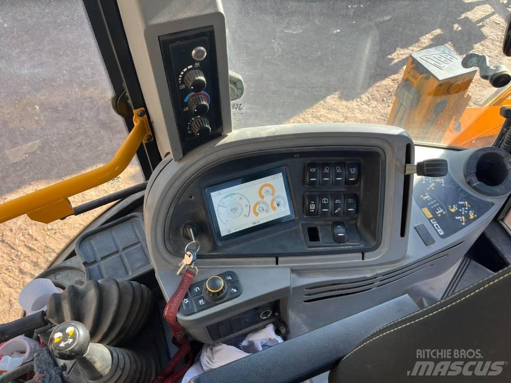 JCB 3 CX Midi excavators  7t - 12t
