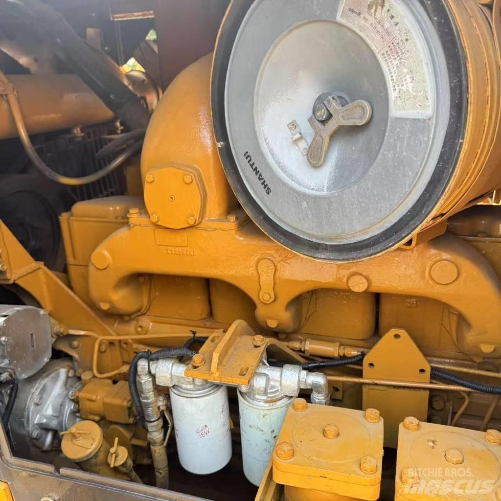 Shantui SD 22 Crawler dozers