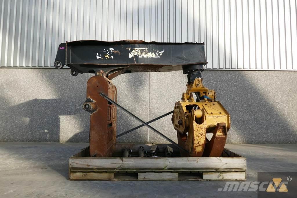 CAT 525D Grapple Transportation - Others