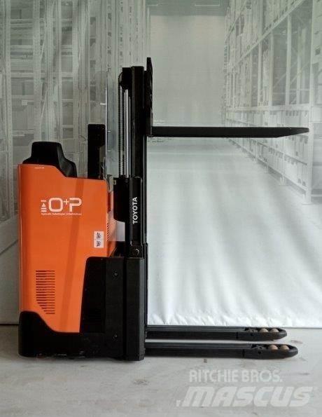 Toyota SSI200D Low lifter with platform
