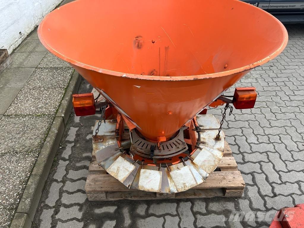 Amazone E+S 301 Sand and salt spreaders