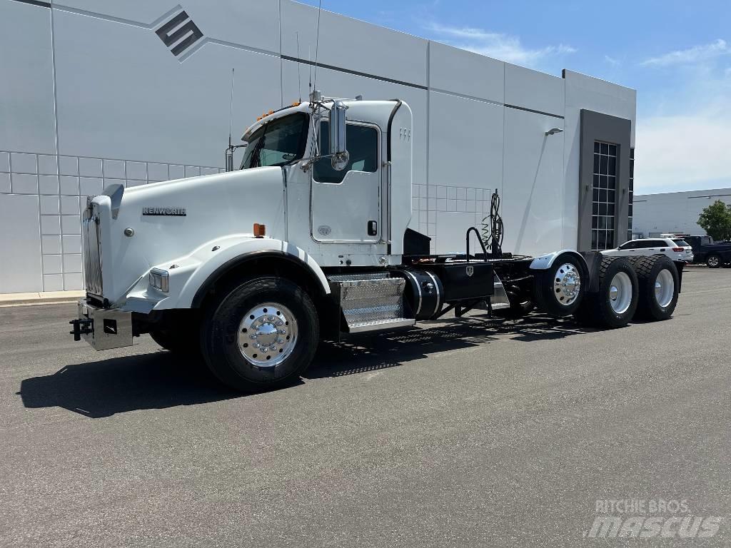 Kenworth T 800 Chassis Cab trucks