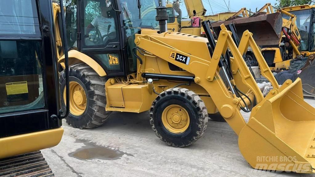 JCB 3 CX Backhoe loaders