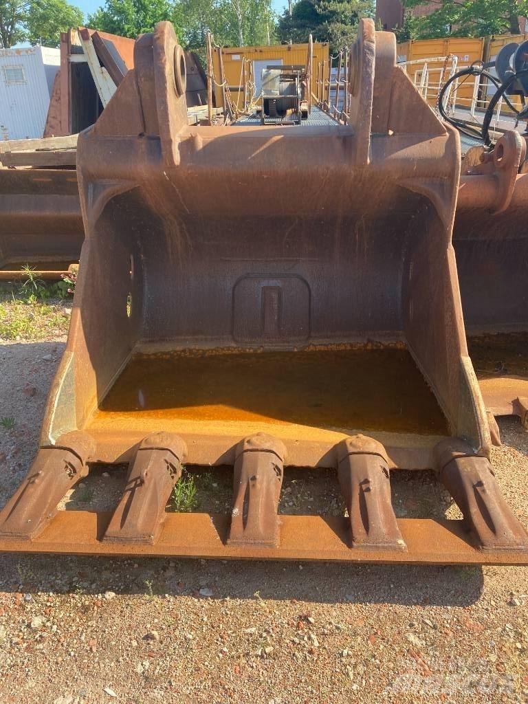 Liebherr 974 Backhoes