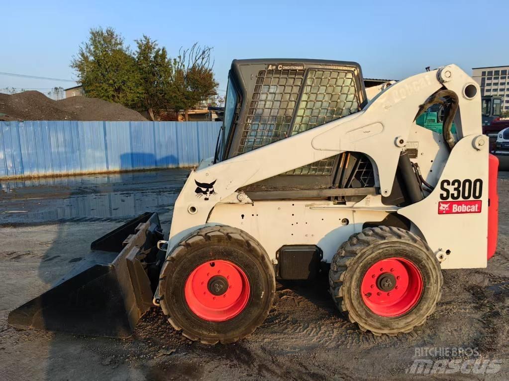 Bobcat S 300 Skid steer loaders