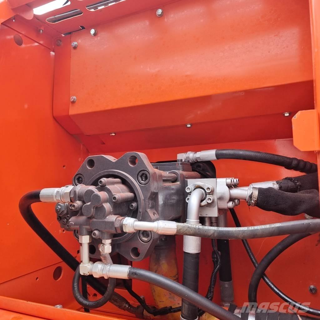 Doosan DX 225 LC Crawler excavators