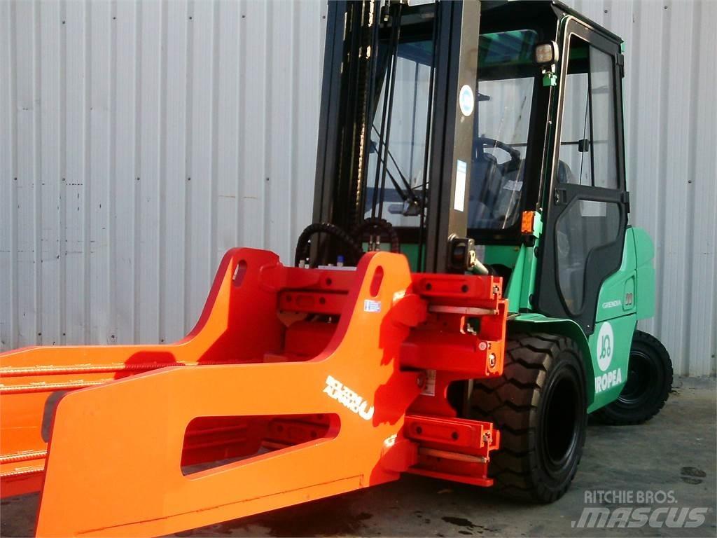 Mitsubishi FD30NTD Diesel trucks