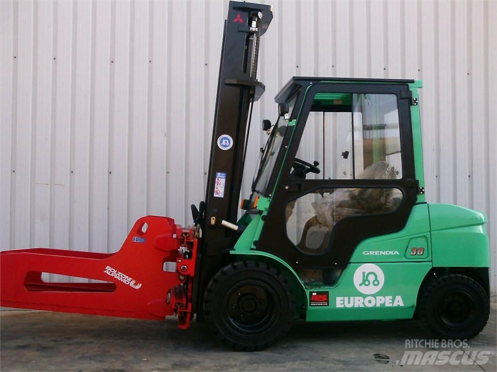Mitsubishi FD30NTD Diesel trucks