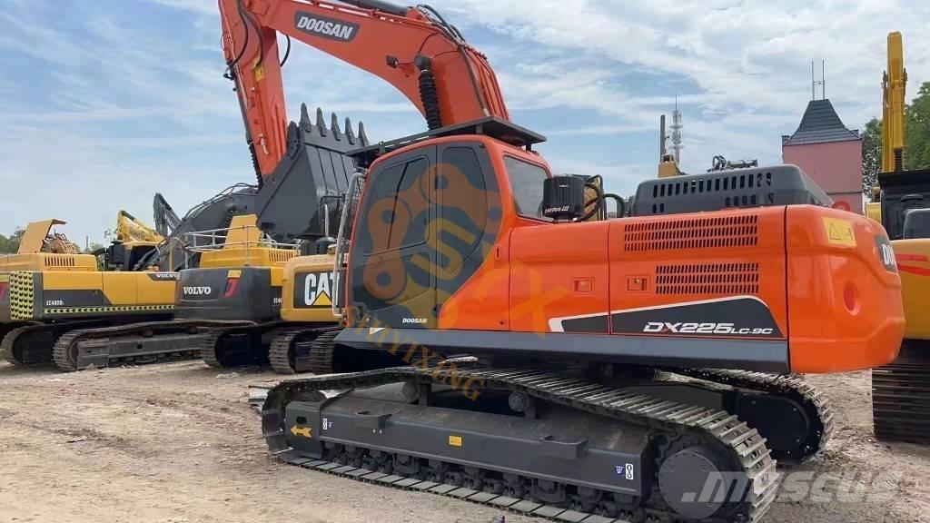 Doosan DX 225 LC Crawler excavators