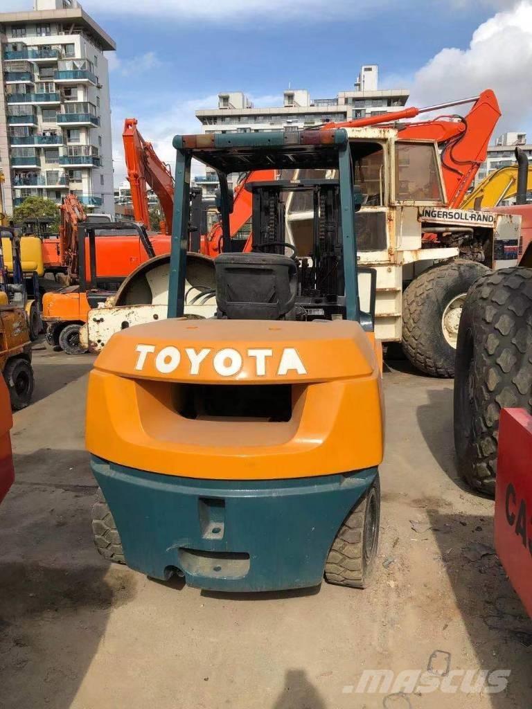 Toyota FD 50 Diesel trucks