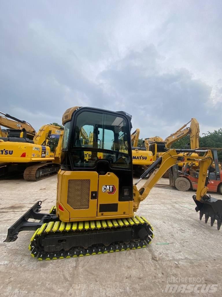 CAT 302 Mini excavators < 7t (Mini diggers)