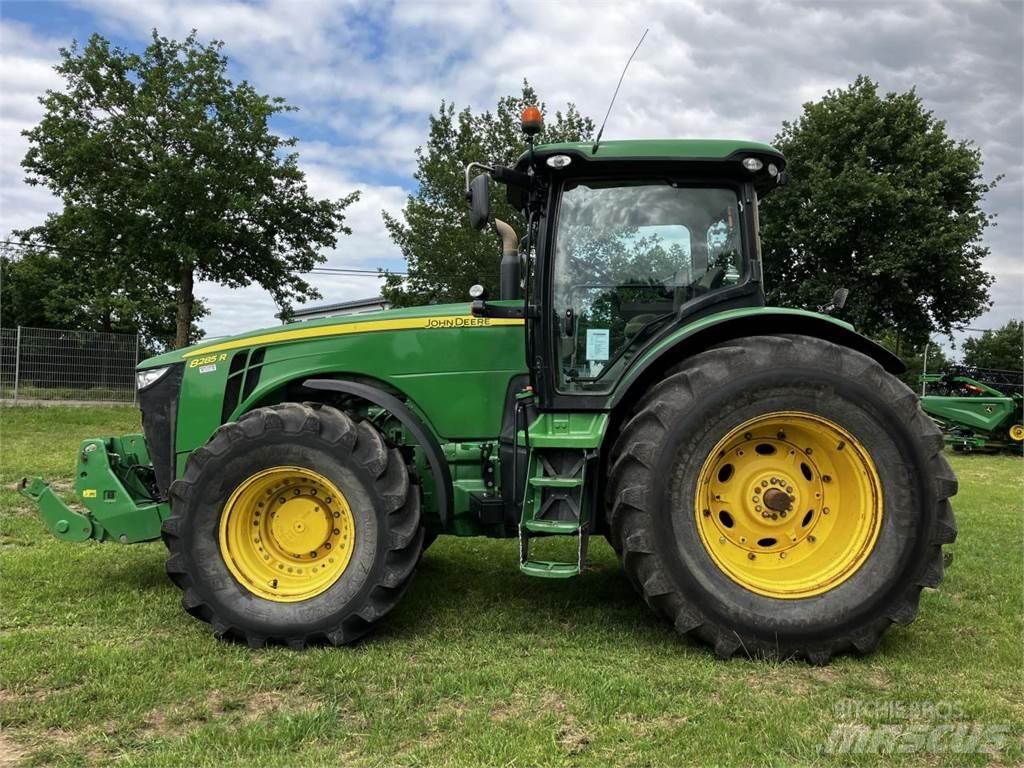 John Deere 8285R Tractors