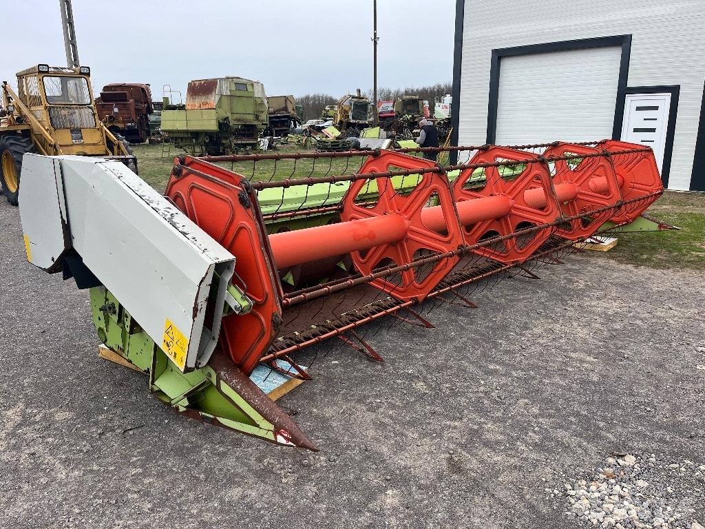 CLAAS C 600 Combine harvester heads