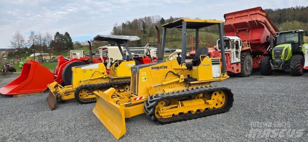 Komatsu D 21 P-8 Crawler dozers