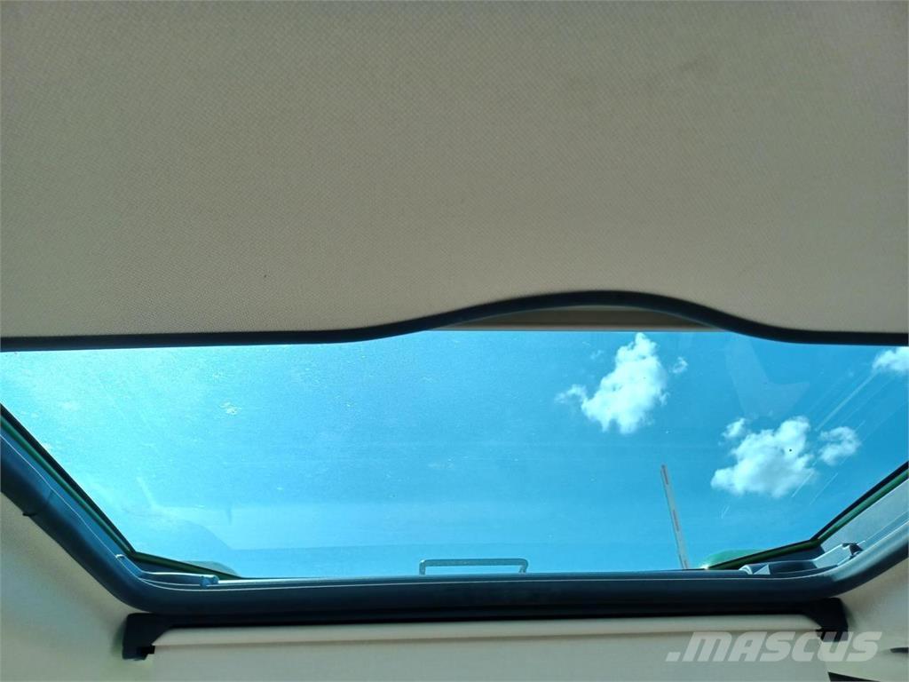 John Deere 6100M Tractors