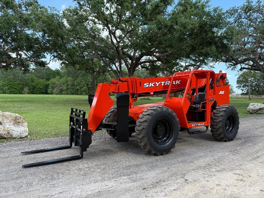 SkyTrak 10054 Telescopic handlers
