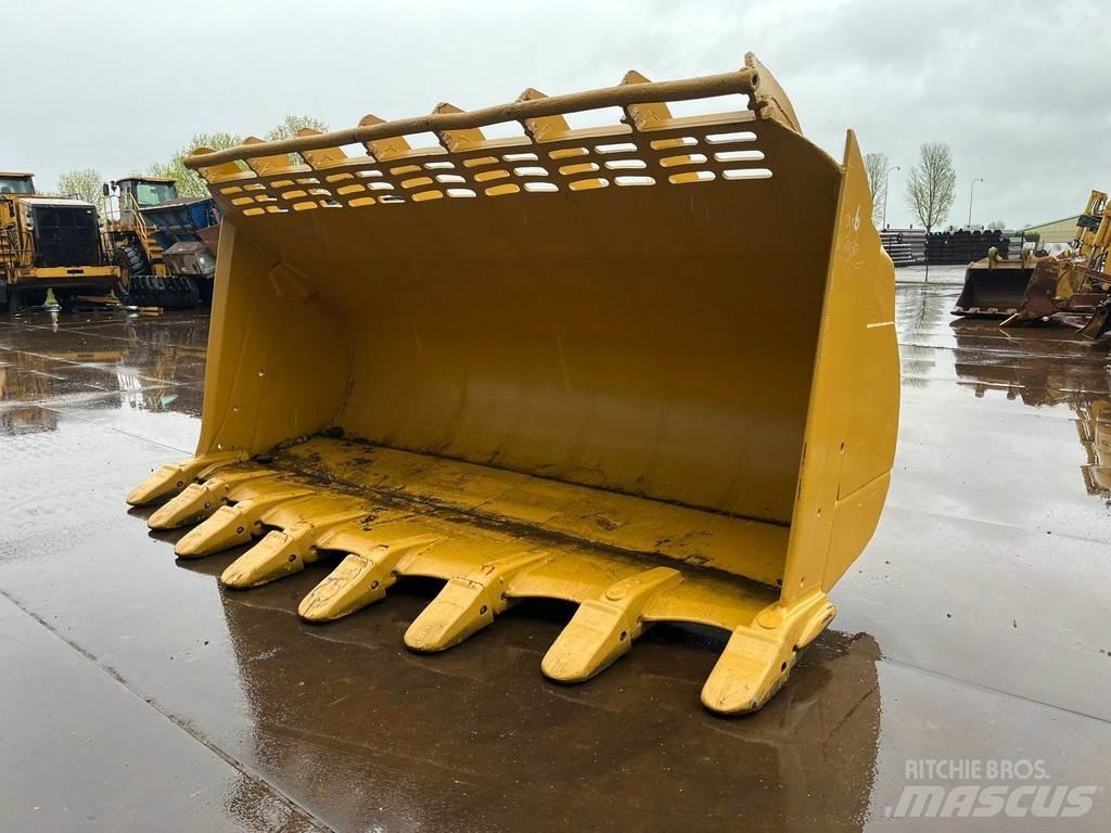CAT Bucket 990 Buckets