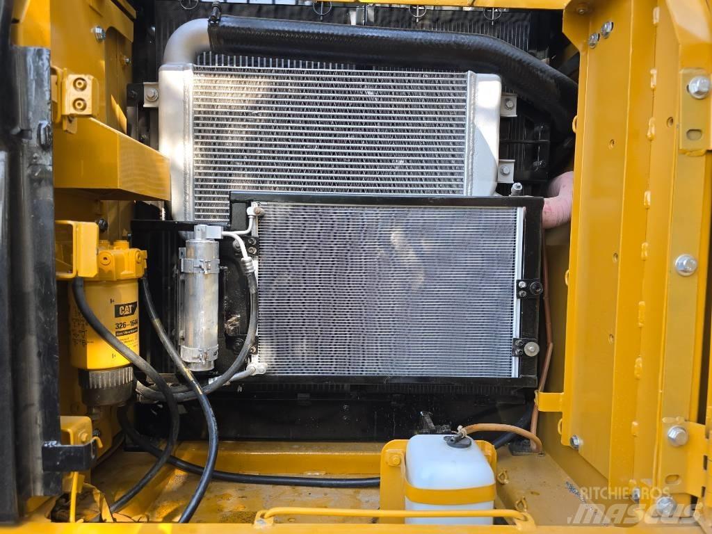 CAT 320D2 Crawler excavators